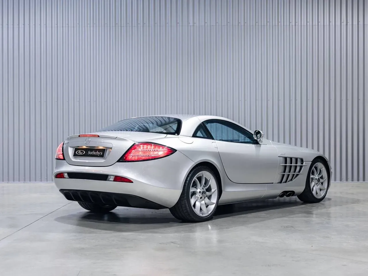 Mercedes-Benz SLR