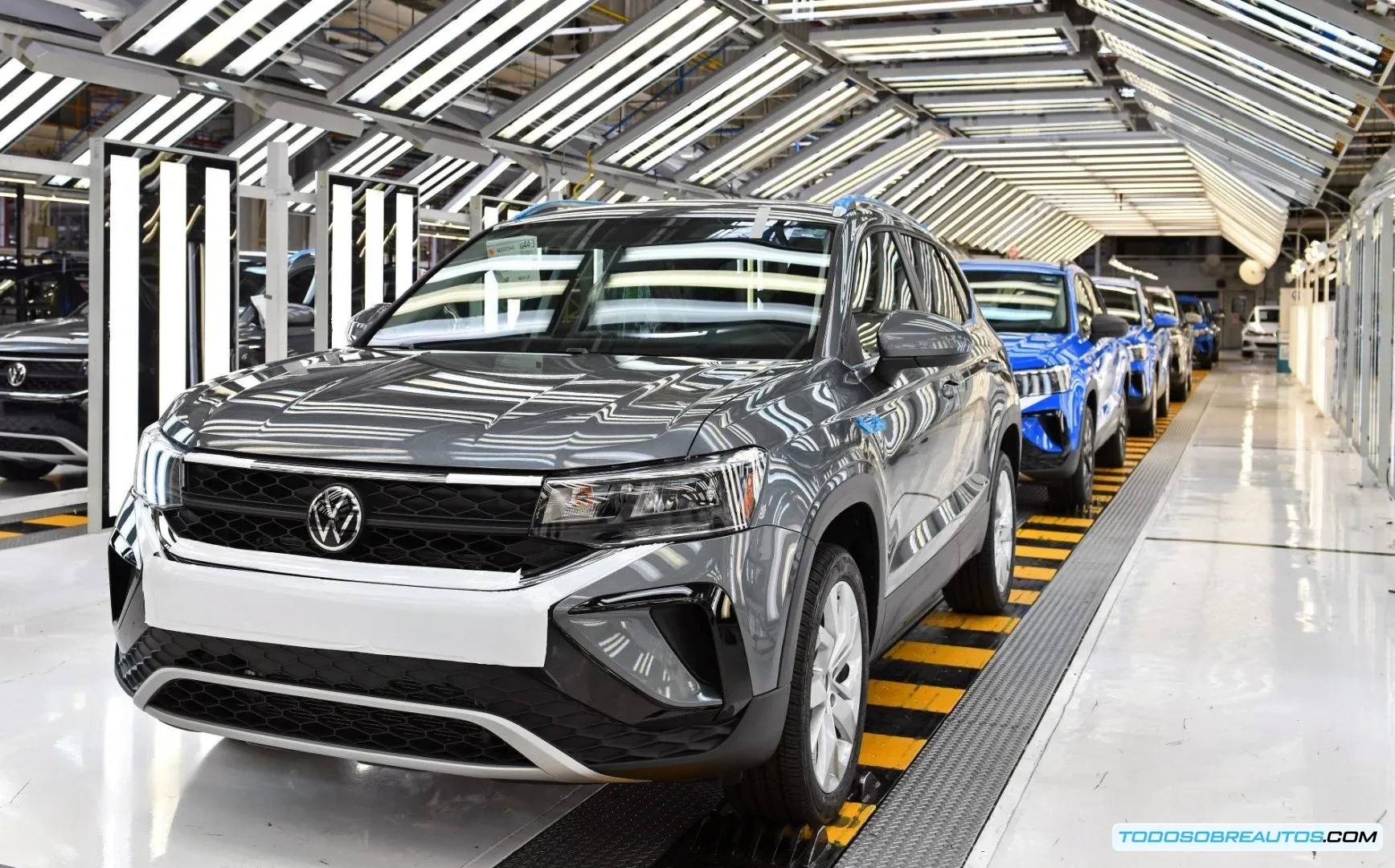 Imagen del Volkswagen Taos en la línea de producción de Puebla.