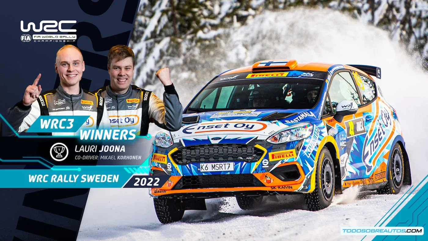 Joona celebrando su victoria en el WRC3 del Rallye de Suecia 2022.