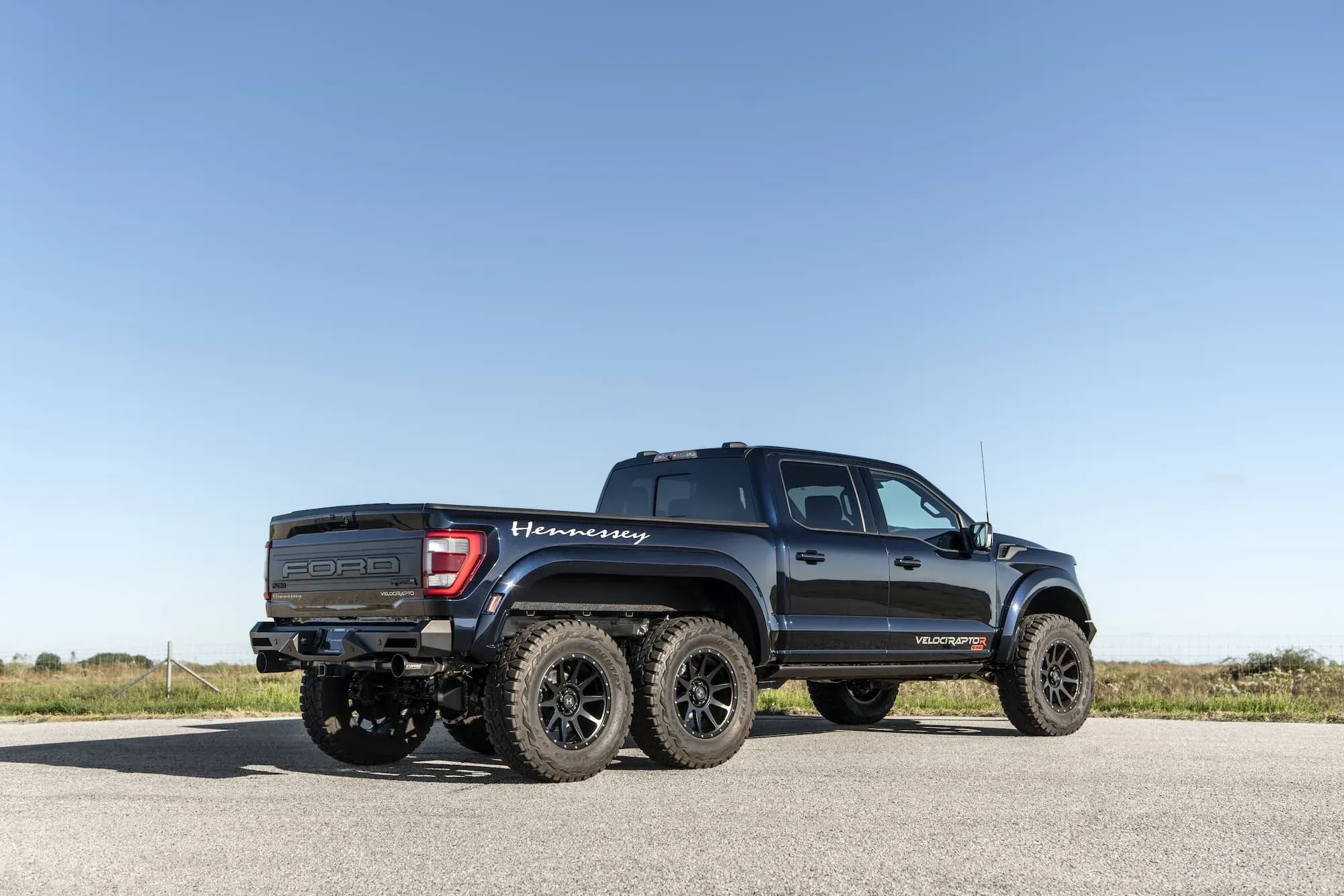 Hennessey VelociRaptor R 6x6