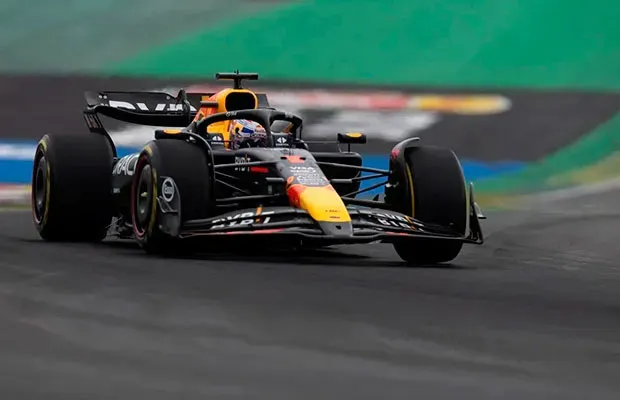 Verstappen se corona