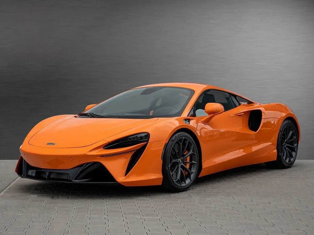 McLaren Artura 2024