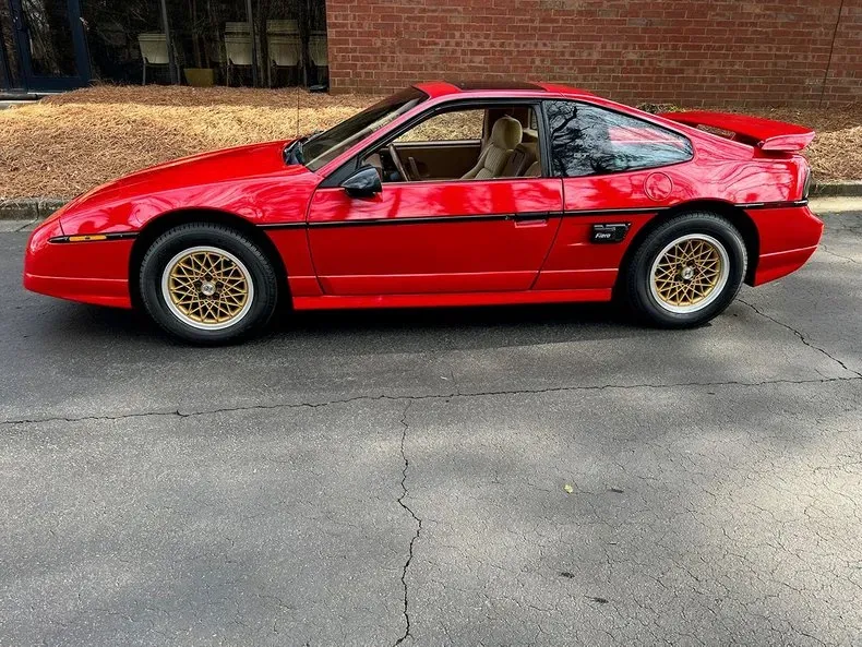 Pontiac Fiero GT 1988