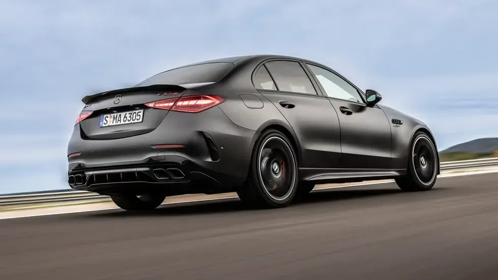 Mercedes-AMG C63 S E Performance 2025