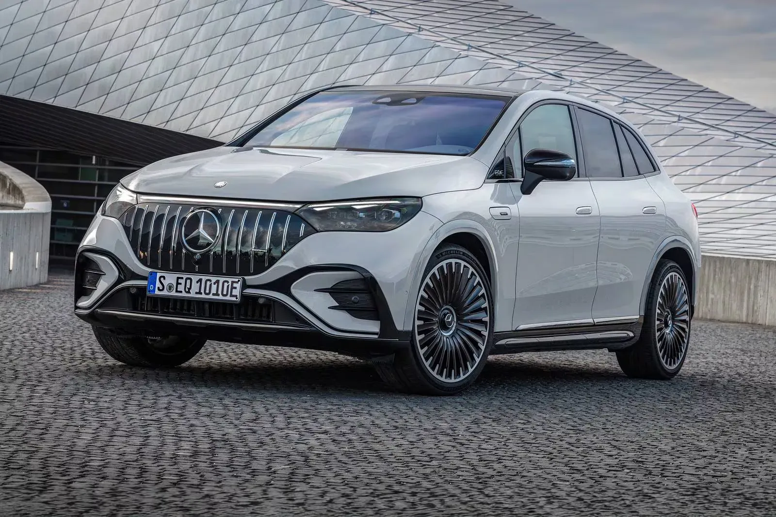 Mercedes-Benz EQE SUV 2025