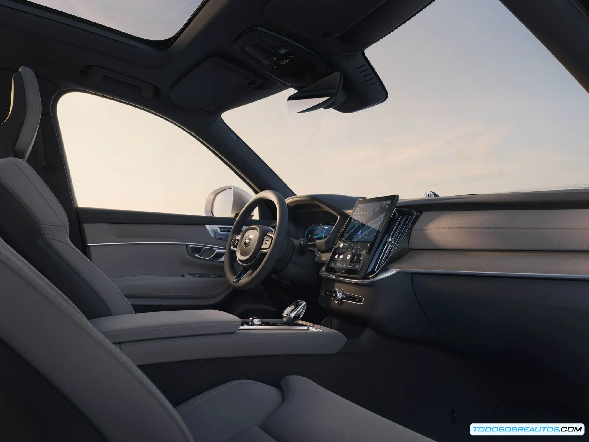 Interior del Volvo XC90 2025, destacando la nueva pantalla de 11.2 pulgadas.