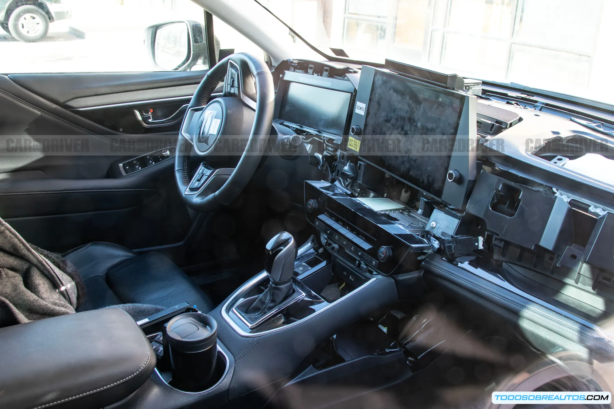 Imagen del Subaru Outback 2026 mostrando cambios en el diseño exterior.