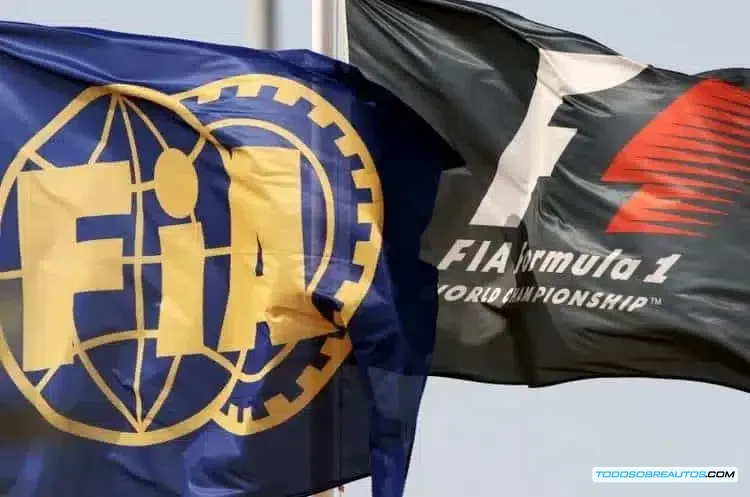 Bandera de la FIA y la F1, simbolizando las nuevas y estrictas sanciones.