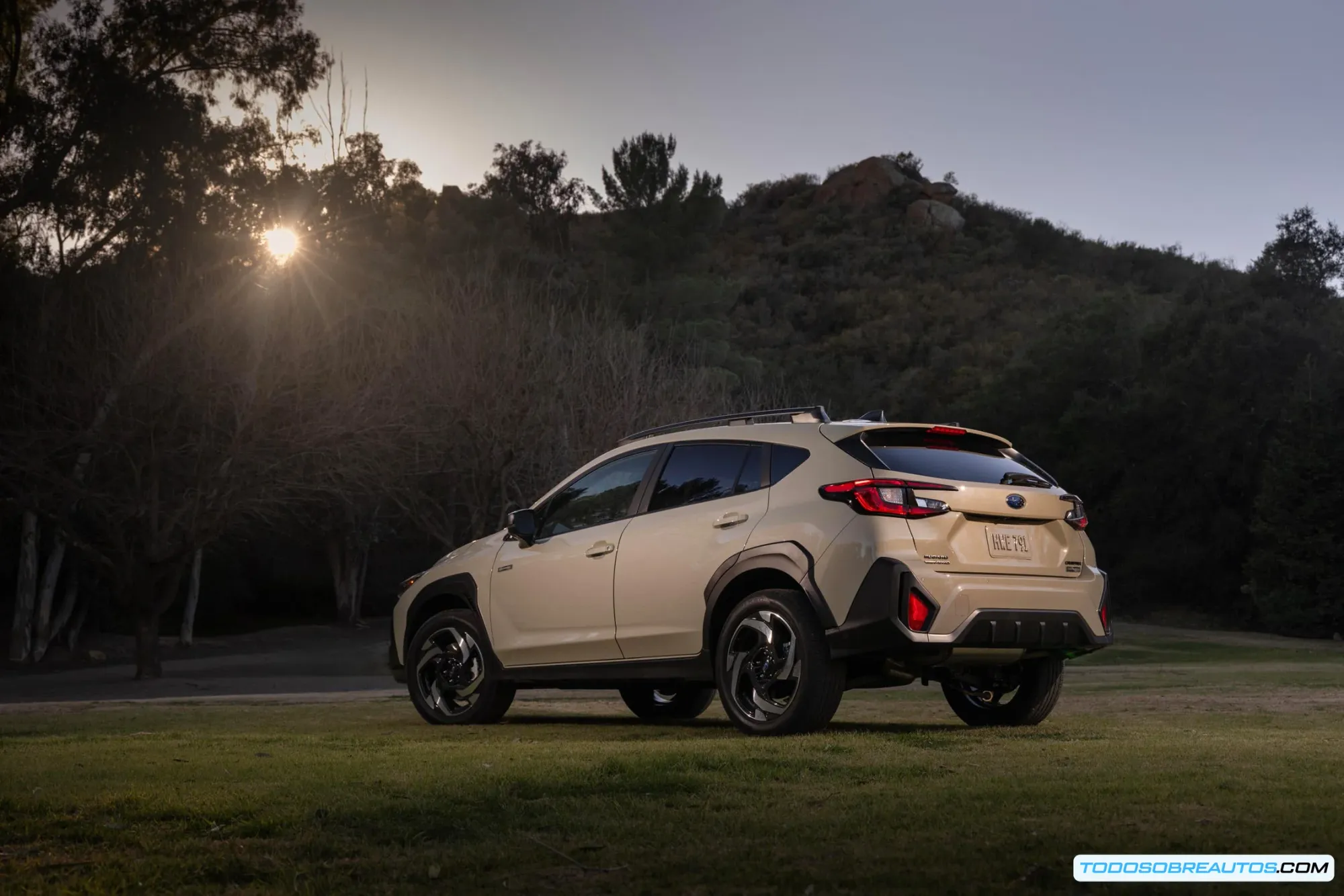 Vista frontal del nuevo Subaru Crosstrek Hybrid 2026.