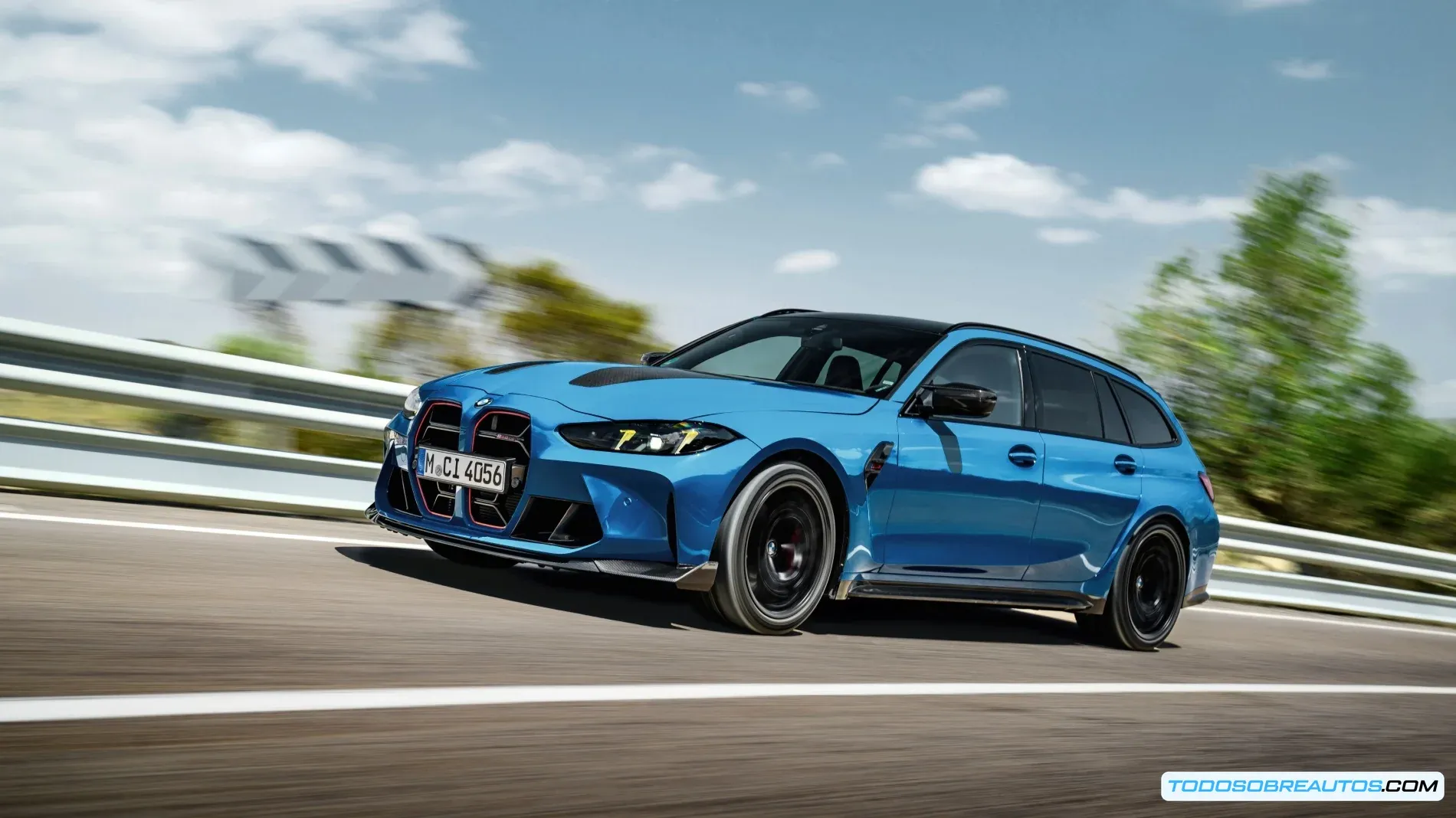 Imagen del BMW M3 CS Touring mostrando su diseño exterior completo, destacando sus líneas deportivas y detalles distintivos.