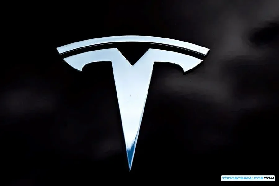 Tesla Model Y 2025: Imagen del nuevo SUV eléctrico de Tesla.