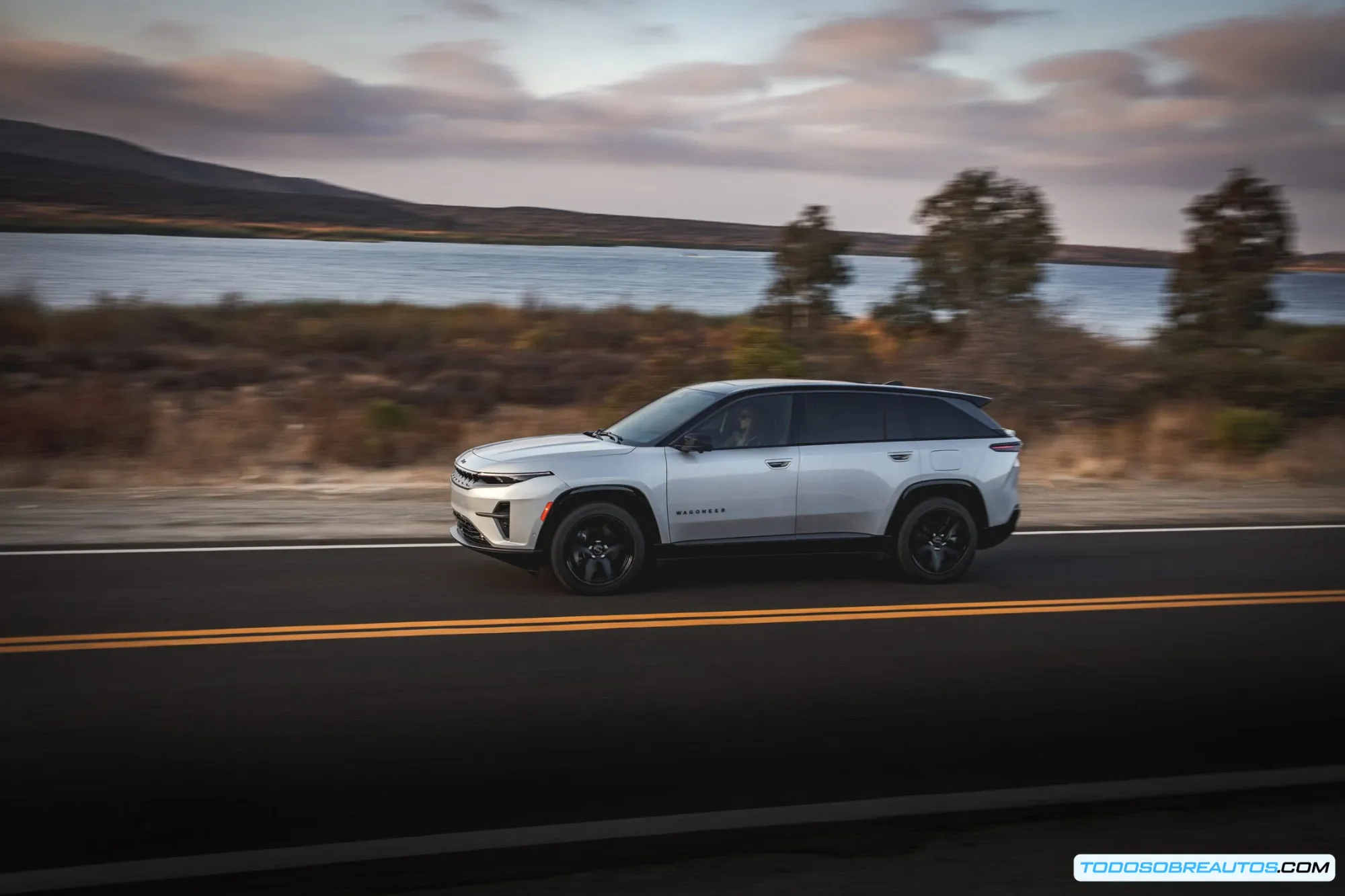 Imagen que muestra el diseño exterior del Jeep Wagoneer S 2024.