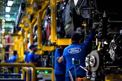 Ford Recorta Empleos y Critica las Políticas de la UE