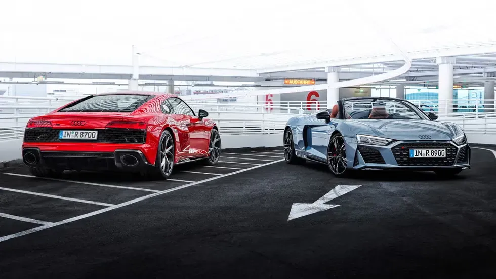 Audi R8 V10 RWD vs Quattro