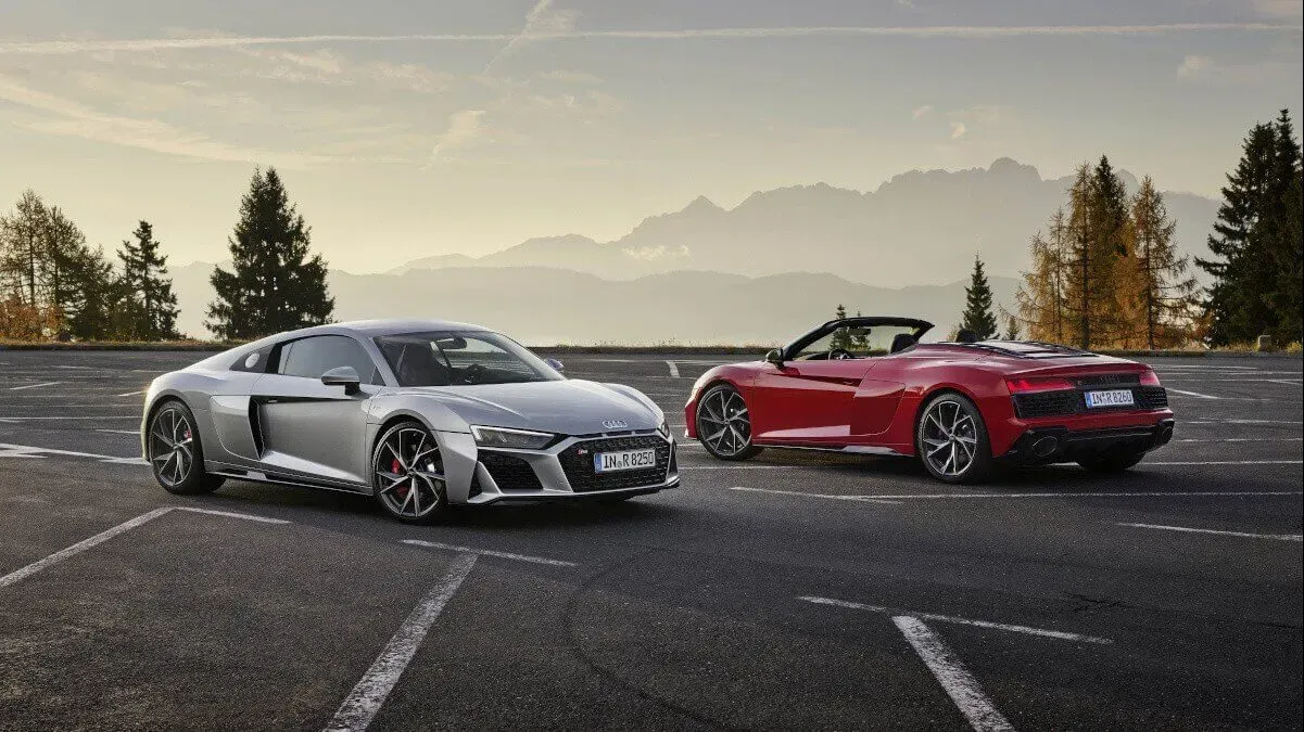 Audi R8 V10 RWD vs Quattro