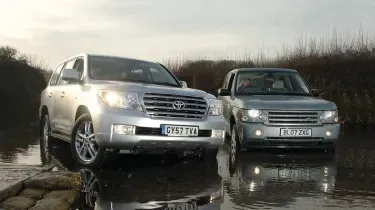 Toyota Land Cruiser vs Range Rover