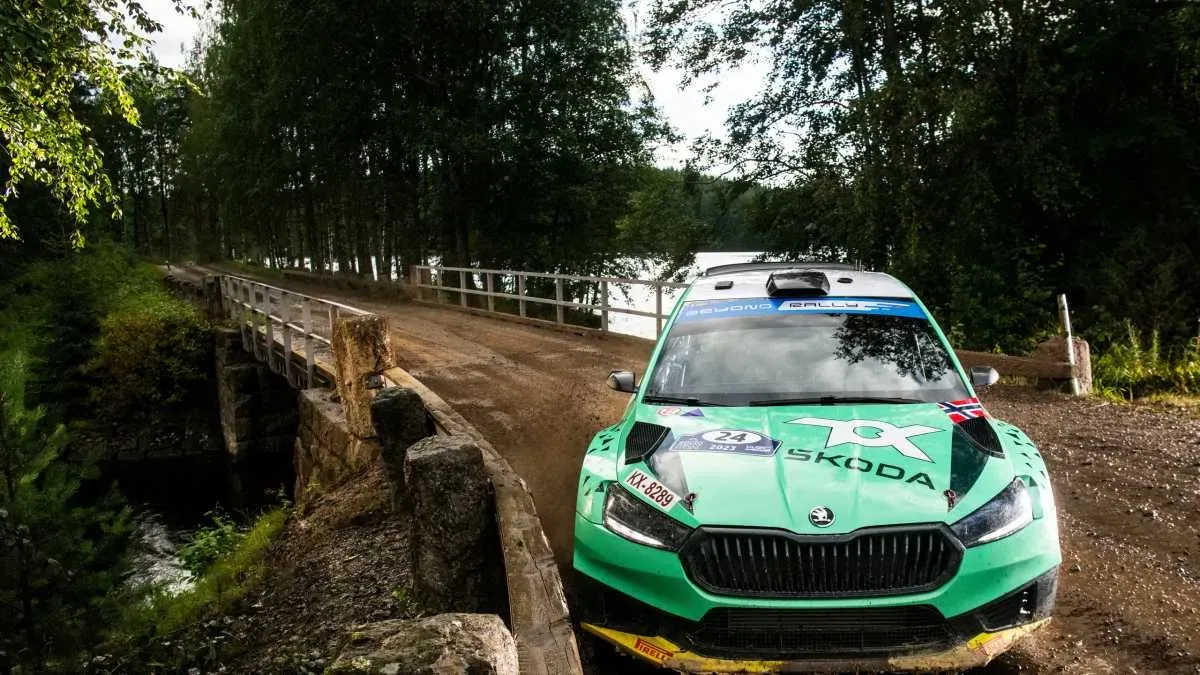 Mikkelsen Lidera el WRC2