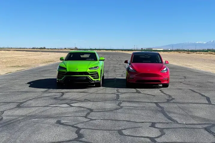 Tesla Model 3 Performance vs Lamborghini Urus