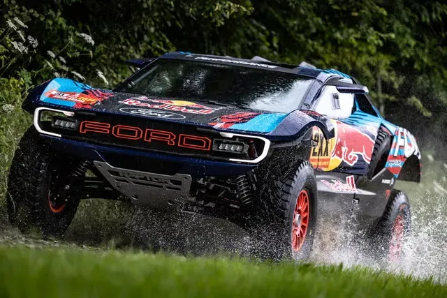 Ford Raptor T1+ en el Dakar 2025: