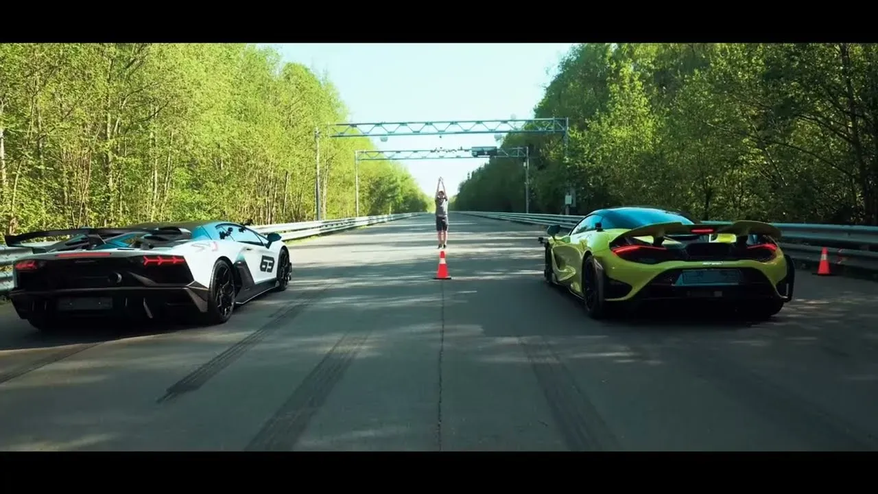 McLaren 600LT Spider vs Lamborghini Aventador SVJ