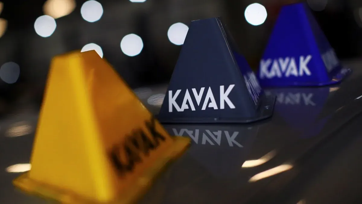 Kavak contrata adultos mayores