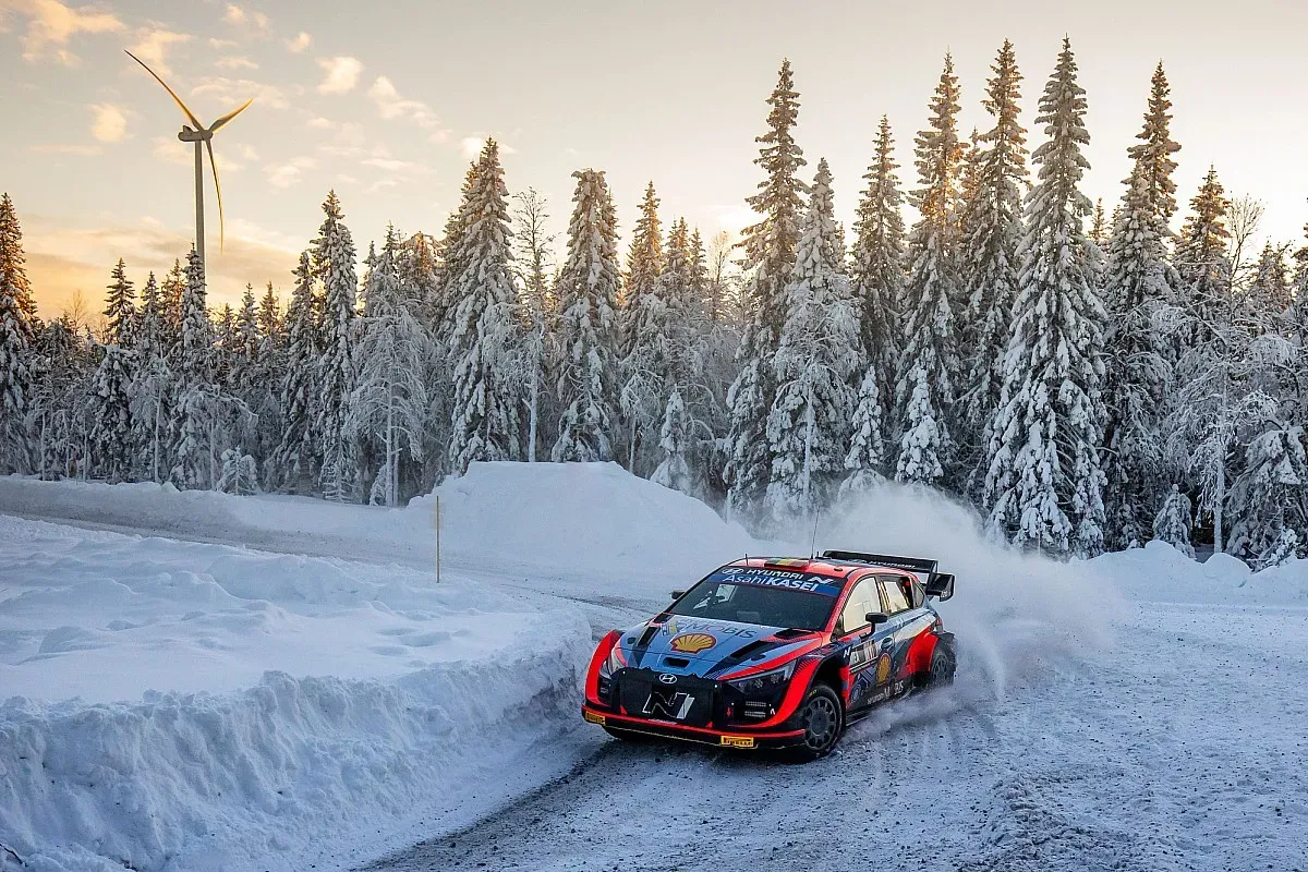 Neuville lidera el Rally de Suecia 2022