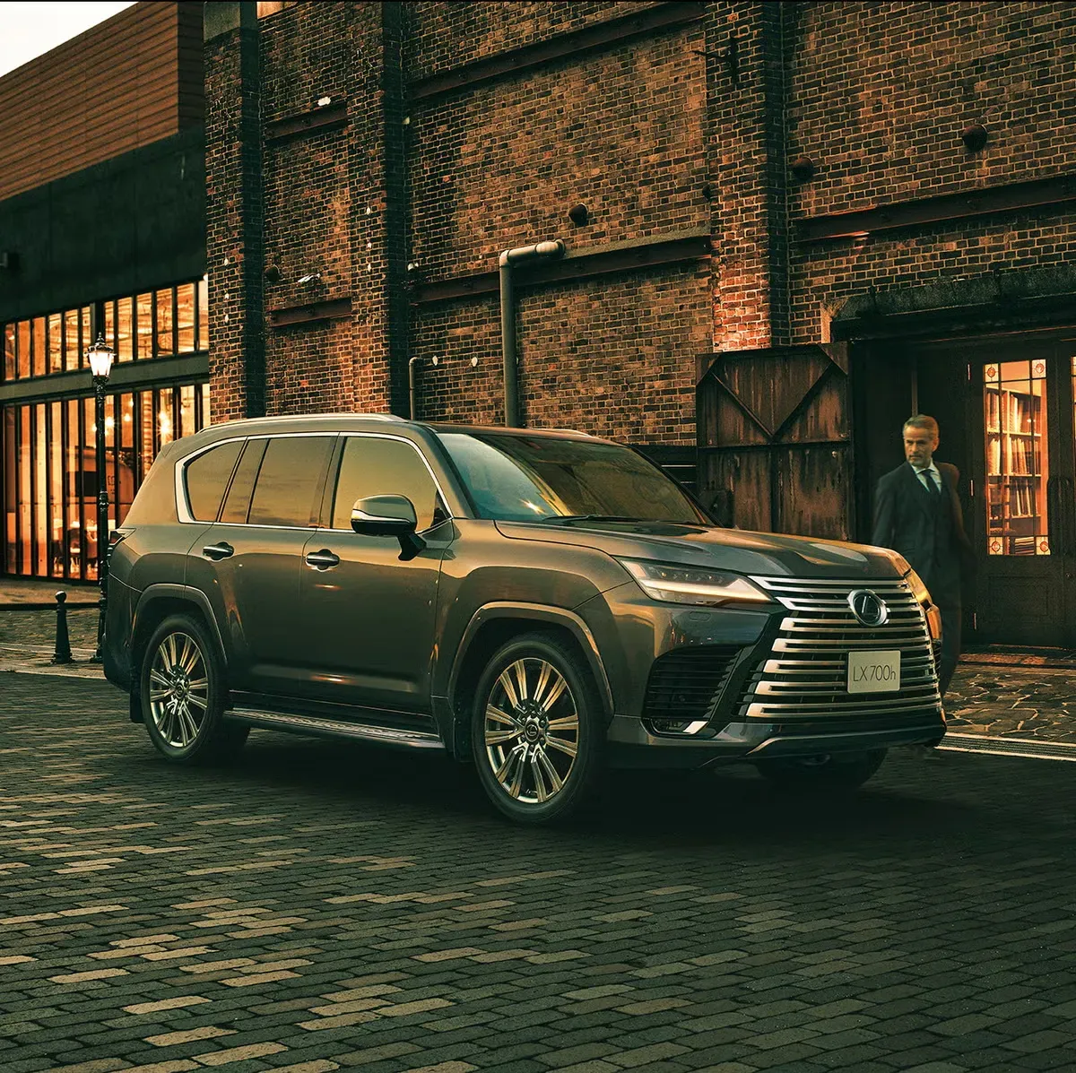 Lexus LX 700h 2025