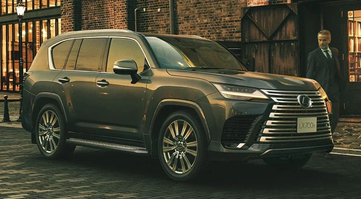 Lexus LX 700h 2025