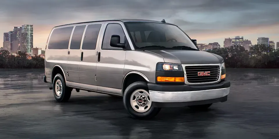 GMC Savana 2025