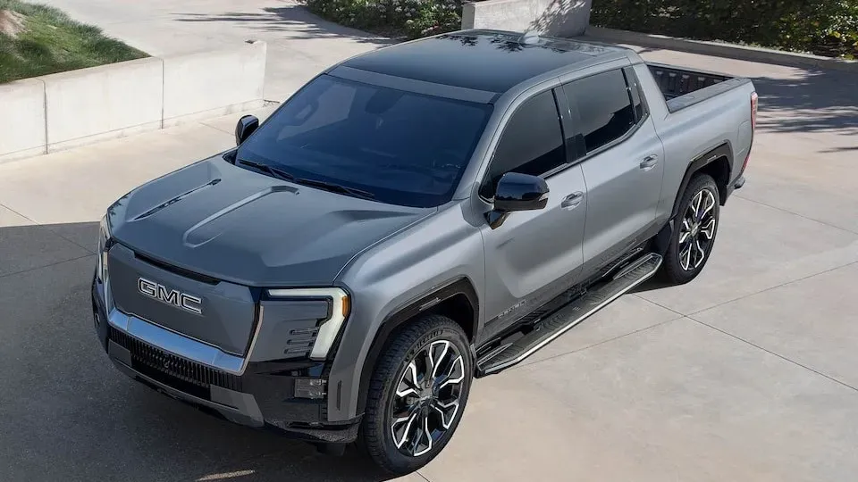 Última oportunidad: GMC Sierra 1500 2025 en Gris Tormenta