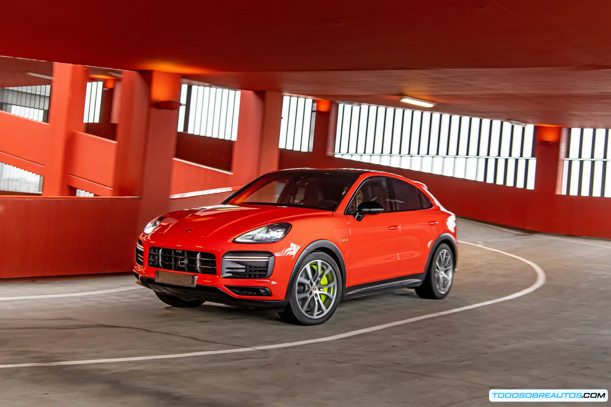 Varias versiones del Porsche Cayenne E-Hybrid 2022.