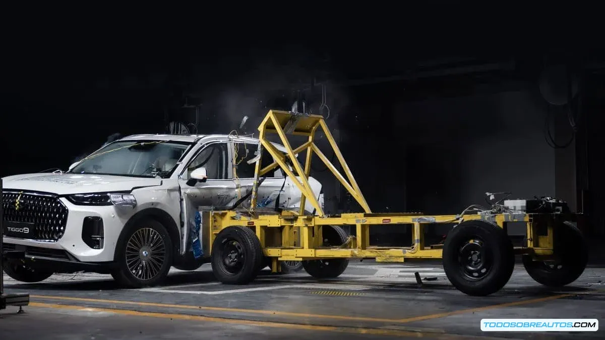 Imagen del Chery Tiggo 9 sometido a pruebas de seguridad Euro NCAP.