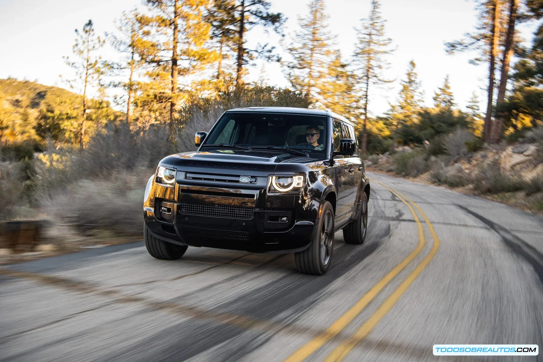 Comparativa Ineos Grenadier y Land Rover Defender clásico