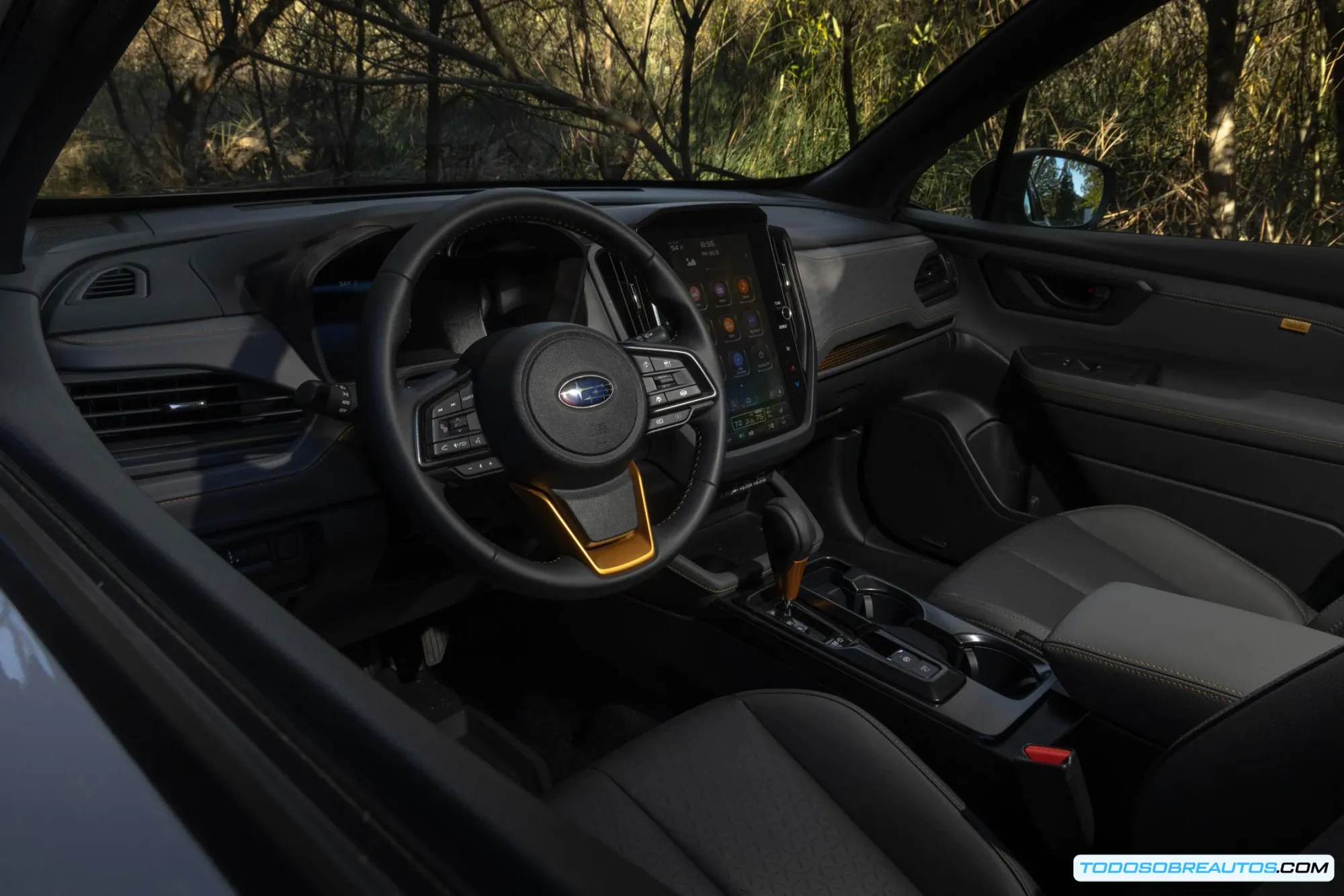 Detalle de los materiales del interior del Subaru Forester Wilderness 2026.