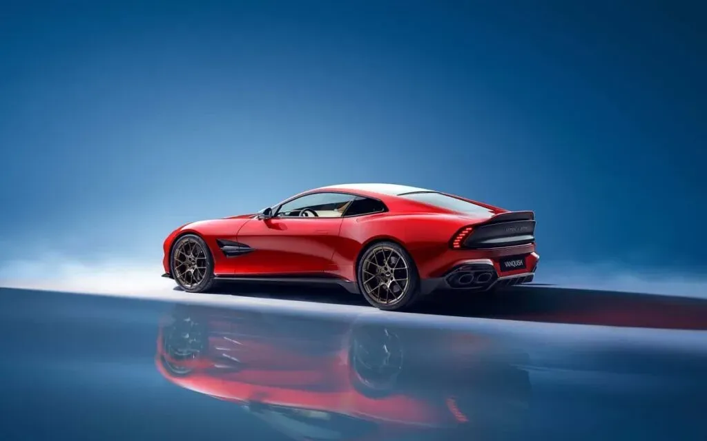 Aston Martin Extenderá su icónico Motor V12 hasta 2030