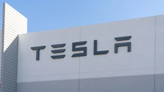 Tesla Inaugura Gigafactoría de Megapacks en Shanghái