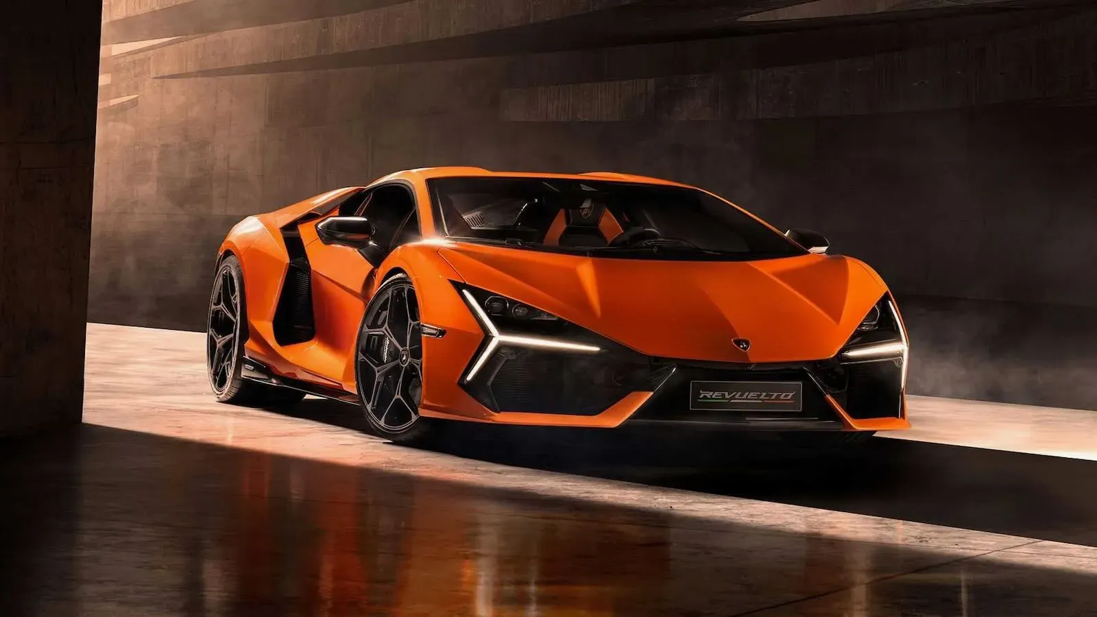 Lamborghini Revuelto 2024