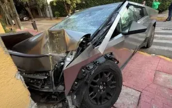 Accidente Tesla Cybertruck con Autopilot