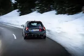 MINI John Cooper Works en la Nieve