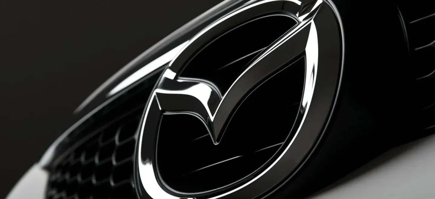 Adiós al logo de Mazda