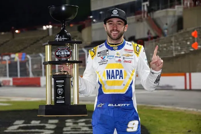 Chase Elliott gana el Clash 2025 de NASCAR