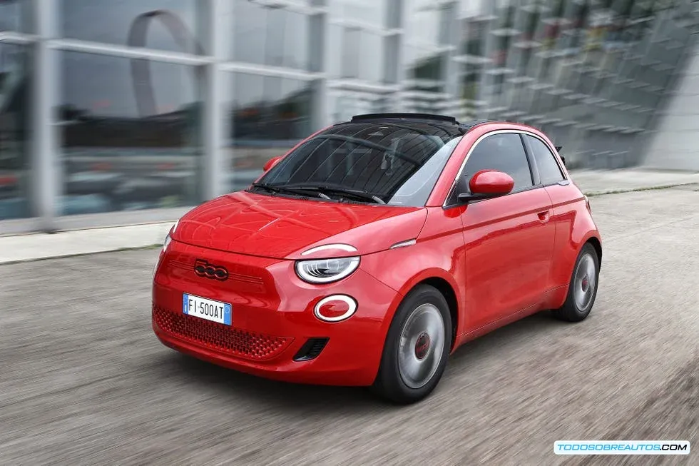 Gráfico o imagen que muestre la disminución de ventas del Fiat 500 eléctrico.