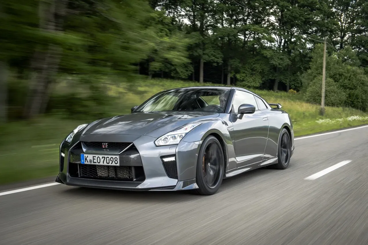 El Nissan GT-R se Despide