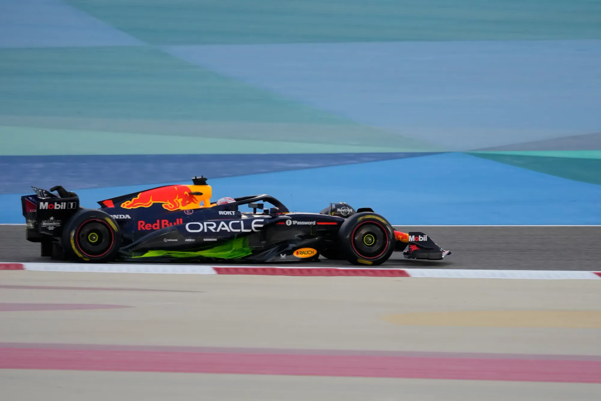 Max Verstappen y su 'Peineta' en Bahrein 2025