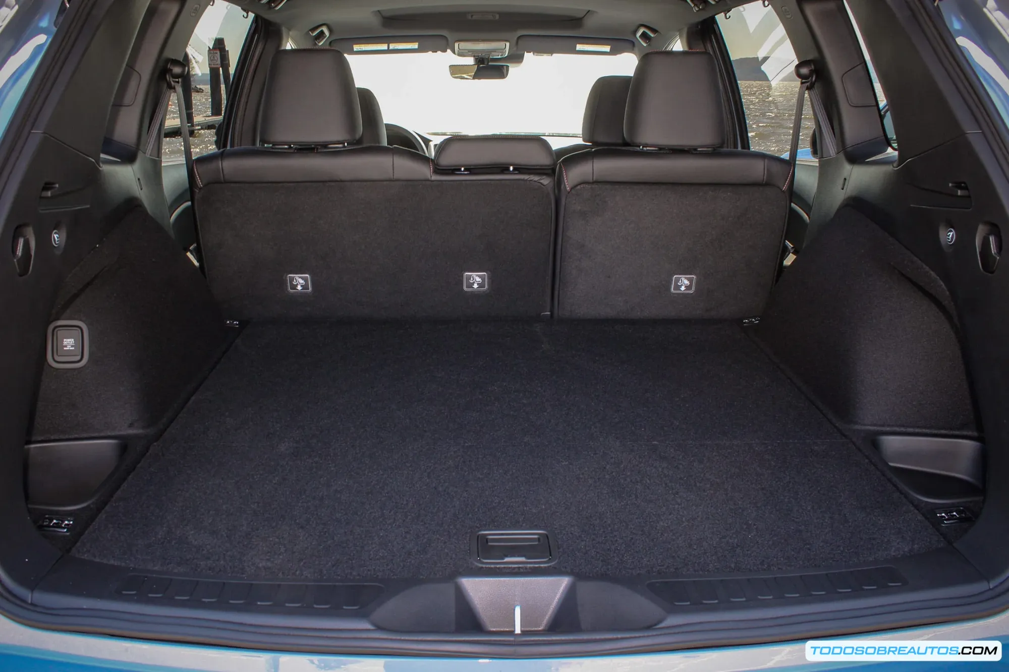 Interior de la Honda Passport 2025.