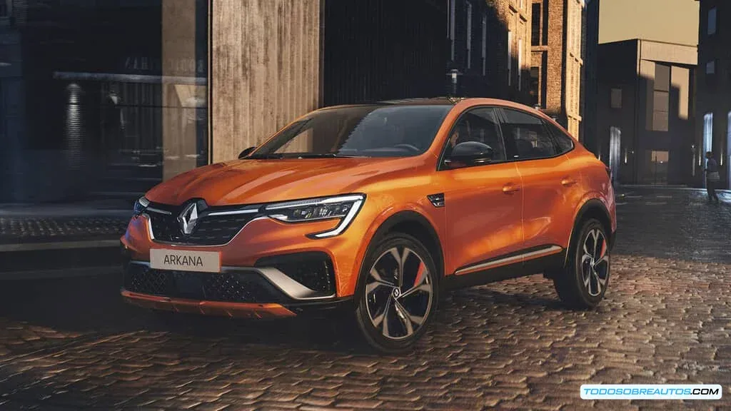 Renault Arkana E-Tech Mild Hybrid 2025: Vista lateral del SUV mostrando su diseño.