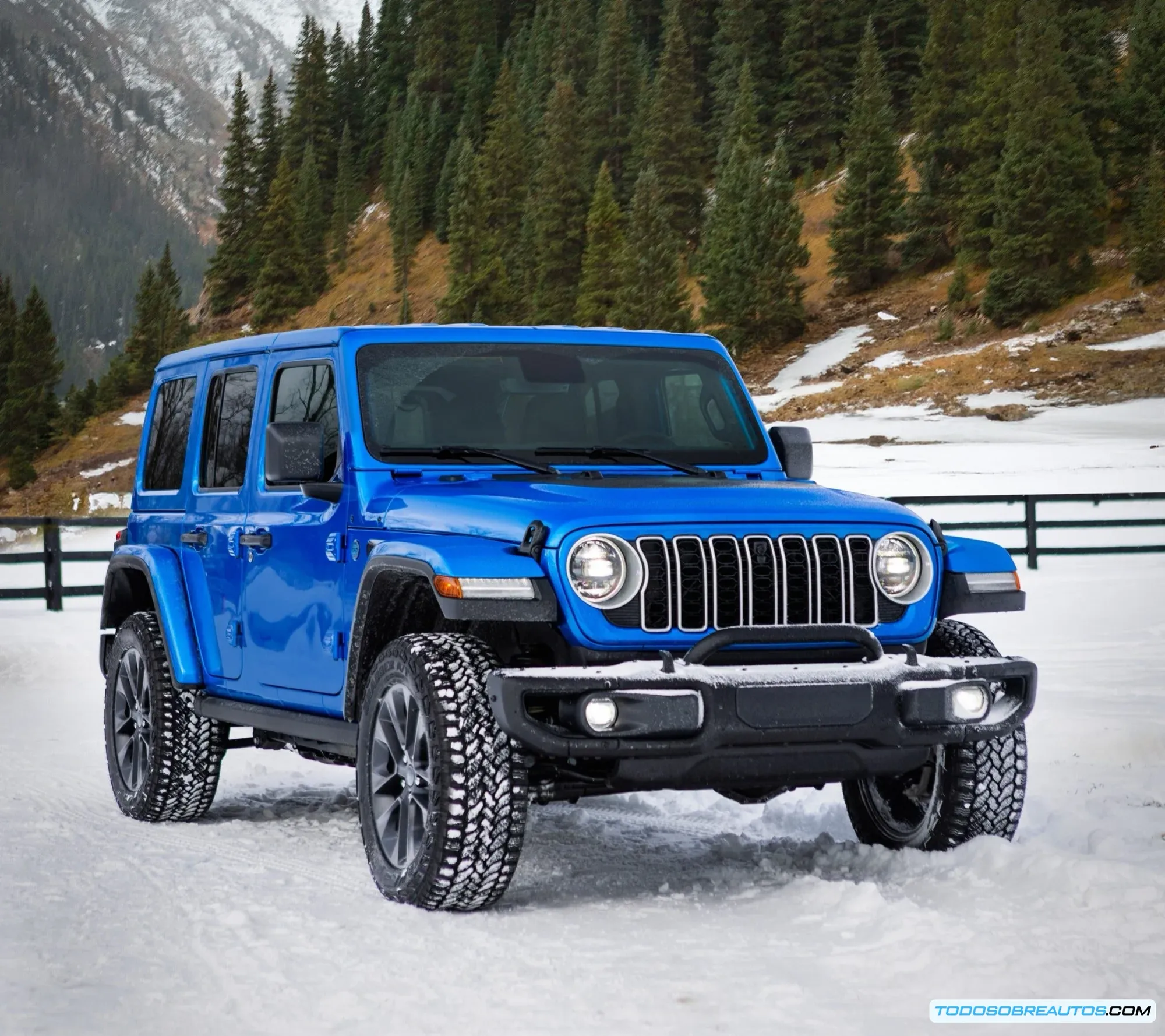 Detalles del equipamiento off-road mejorado del Jeep Wrangler Sahara Backcountry.