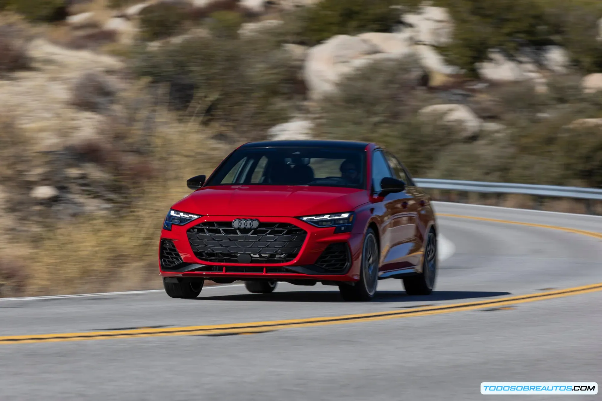 Vista general del Audi S3 Sedan 2025, destacando su nueva silueta.