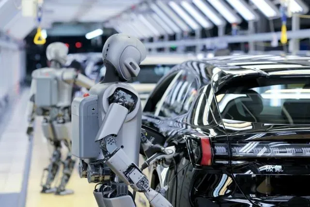 Robots Humanoides Revolucionan la Fábrica de Autos Zeekr