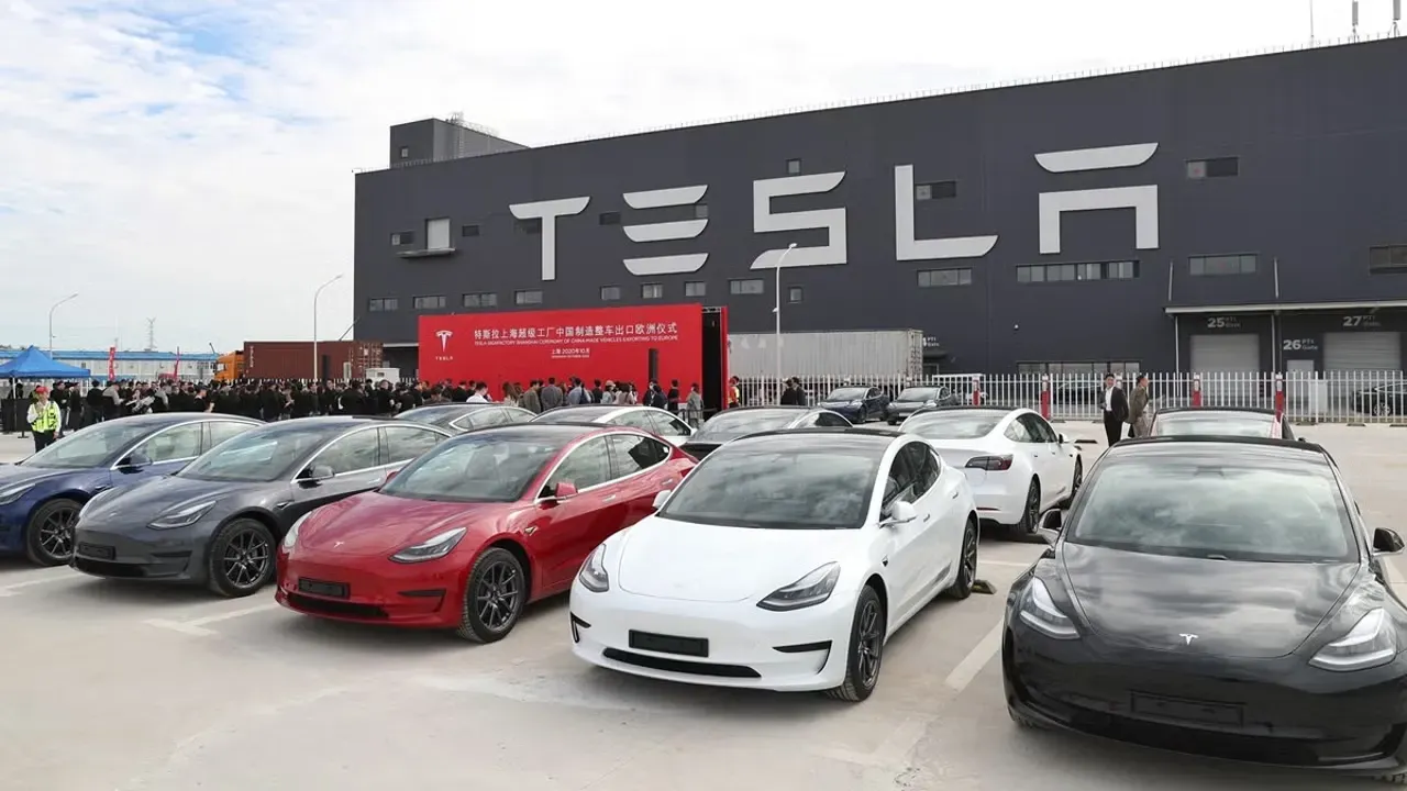 Tesla Demandando Clientes en China